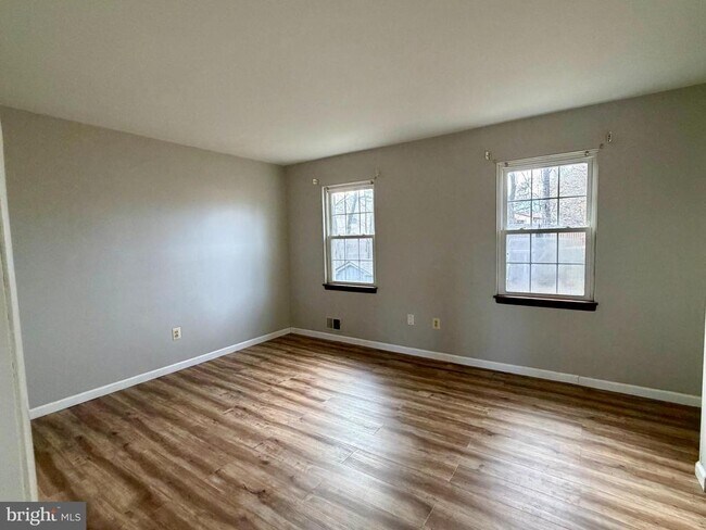 Building Photo - 309 Missouri Ave