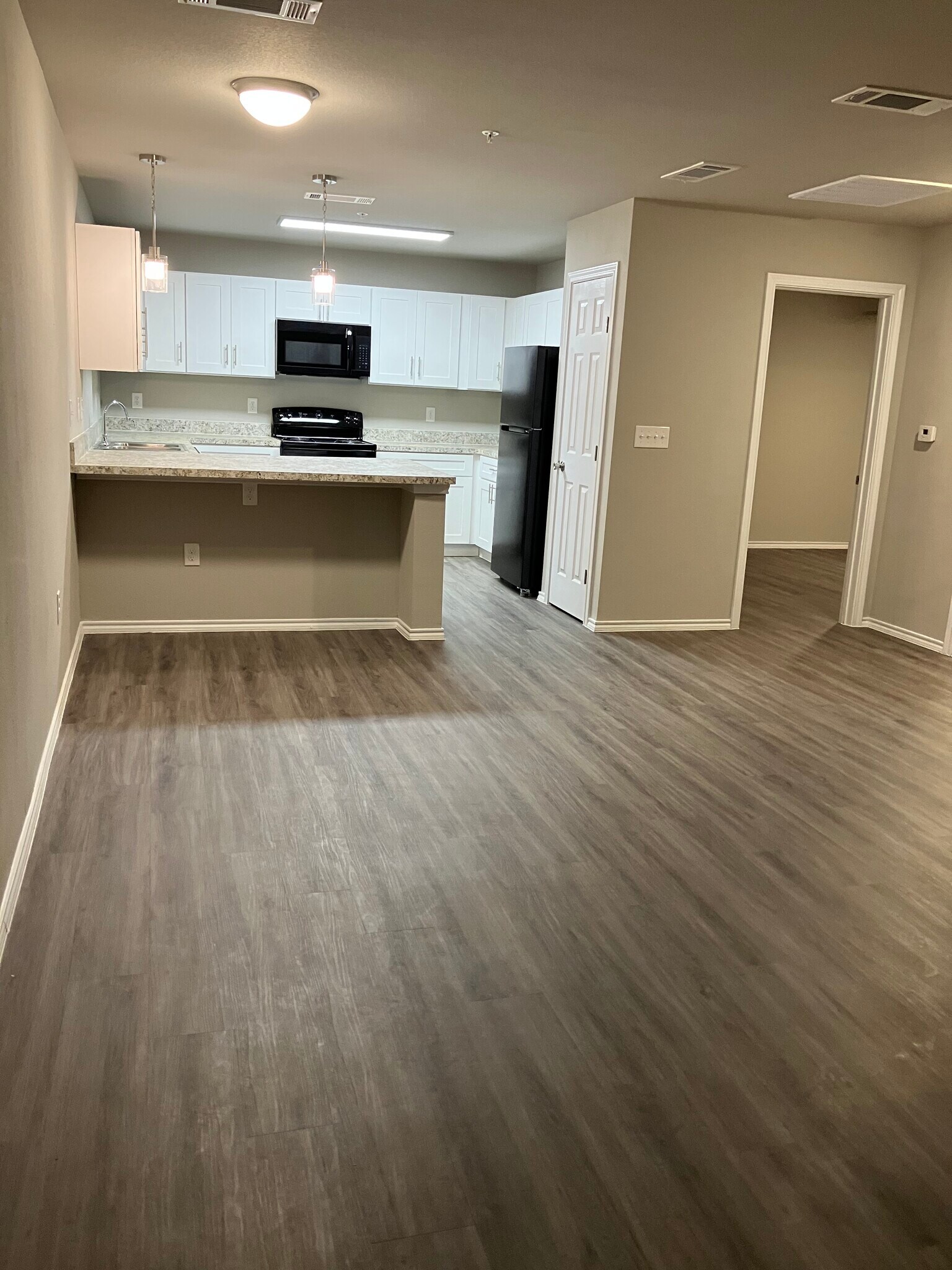 Building Photo - 6108 Abrams Rd