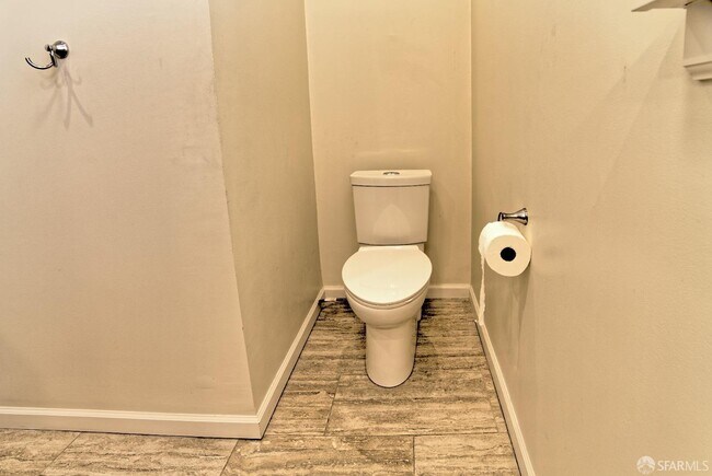 Building Photo - 1218 York St