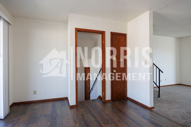 Building Photo - 15054 S Yava Rd