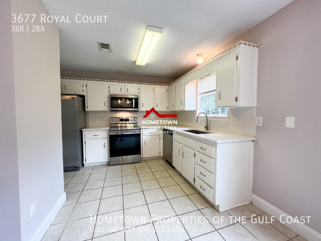Building Photo - 3677 Royal Ct