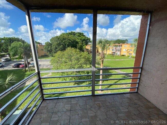 Building Photo - 4304 NW 9th Ave