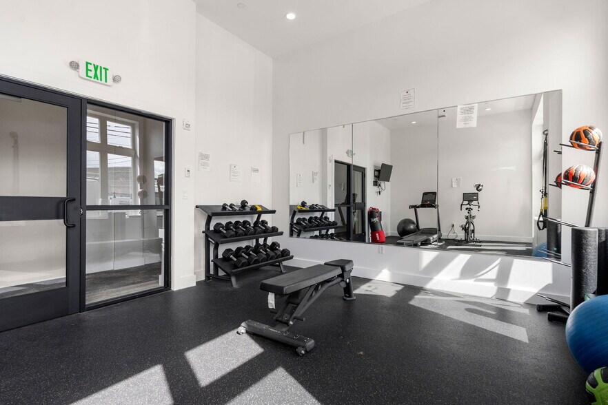 Building Photo - 50 Hichborn St