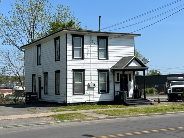 Building Photo - 1611 E Fayette St