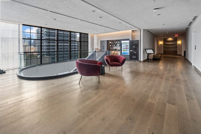 Building Photo - 215 SW 5th Ave