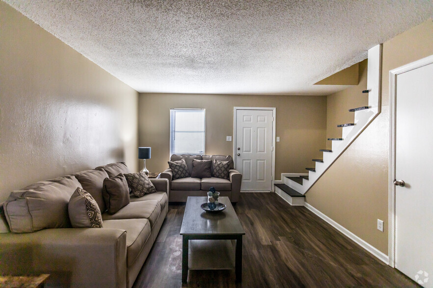 Primary Photo - Shelby Pointe Townhomes – Spacious Living ...