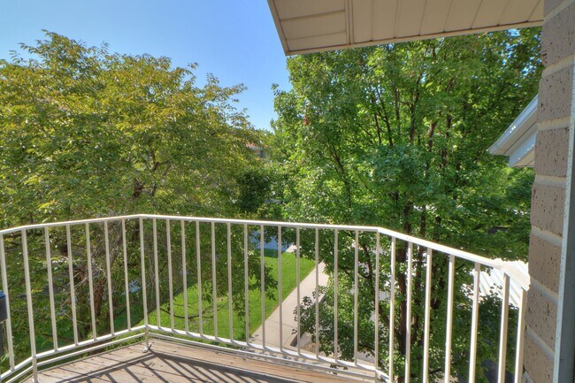 Building Photo - 1273 N 550 W