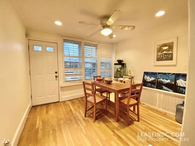 Building Photo - 2517 3rd St NE