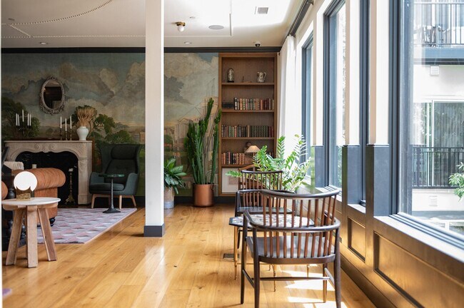 Building Photo - 1339 E St SE