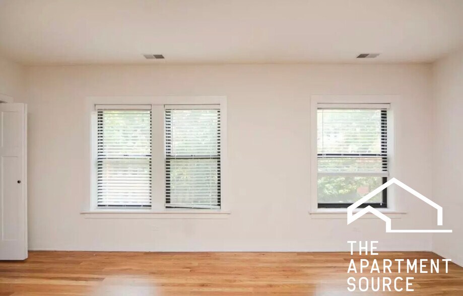 Building Photo - 2203 W Eastwood Ave