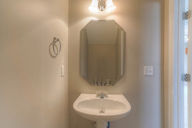 Building Photo - 151 Casbah Run