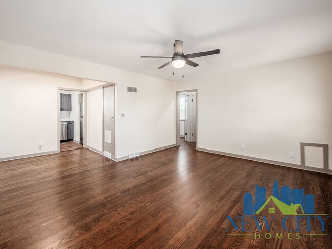 Building Photo - Newly Renovated Apartment Building