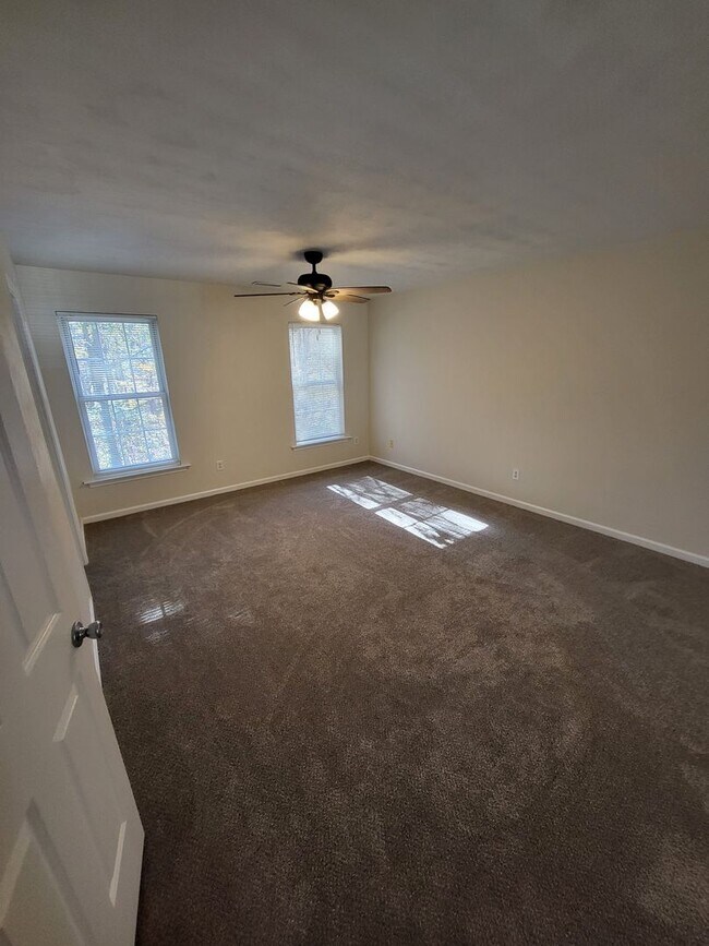 Building Photo - SAWYERS MILL