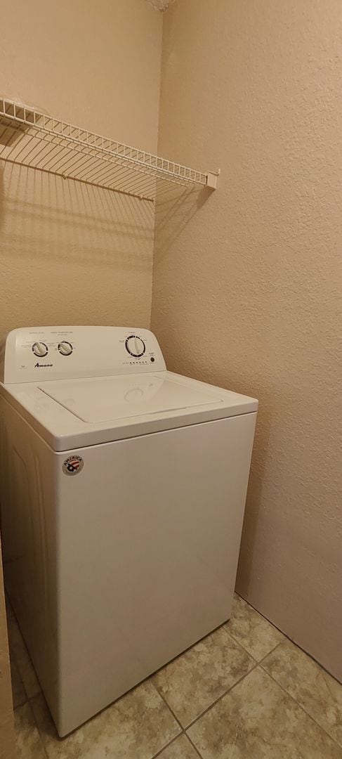 Building Photo - 2550 N Alafaya Trail