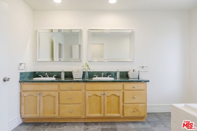 Building Photo - 110 N Barrington Ave