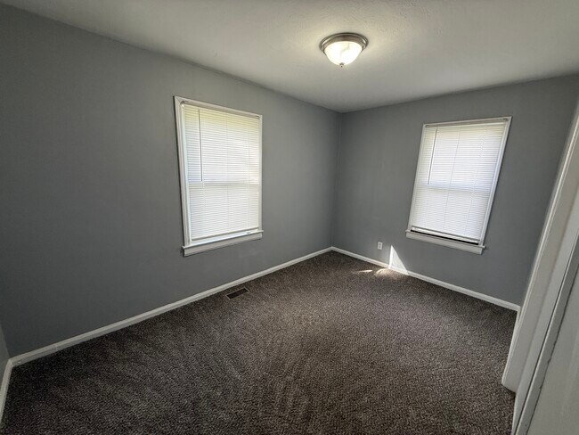 Building Photo - 3513 Dakota Ave