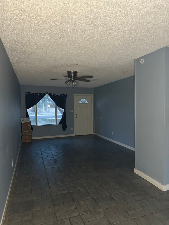 Building Photo - 14620 N 31st Ln