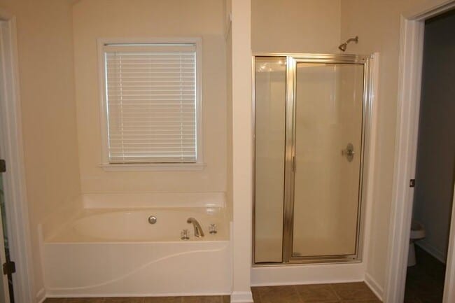 Building Photo - 212 Autumn Trail