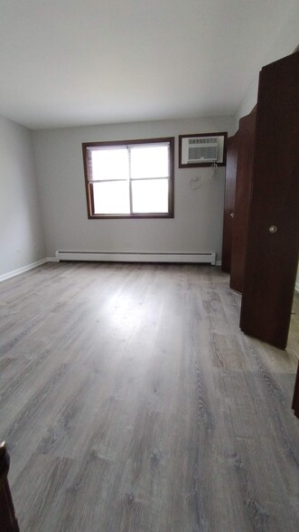 Building Photo - 1215 Whispering Hills Ct