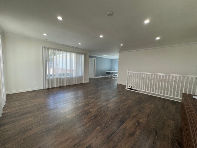 Building Photo - Large Open Layout Nestled in a Quiet Neighborhood with Stunning Mountain Views