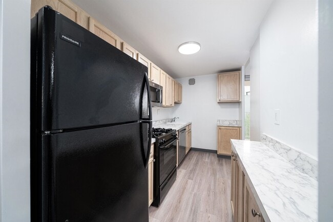 Building Photo - 6040 JFK Blvd E