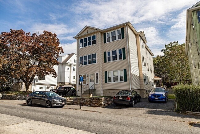 Building Photo - 151 Ingleside Ave
