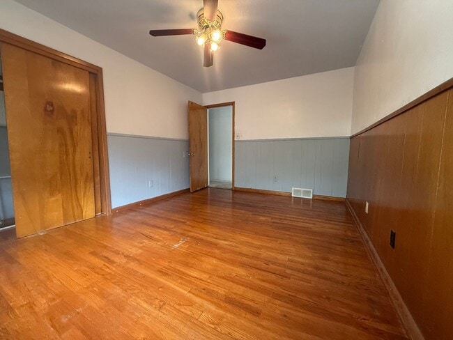 Building Photo - 26631 Lakeshore Blvd