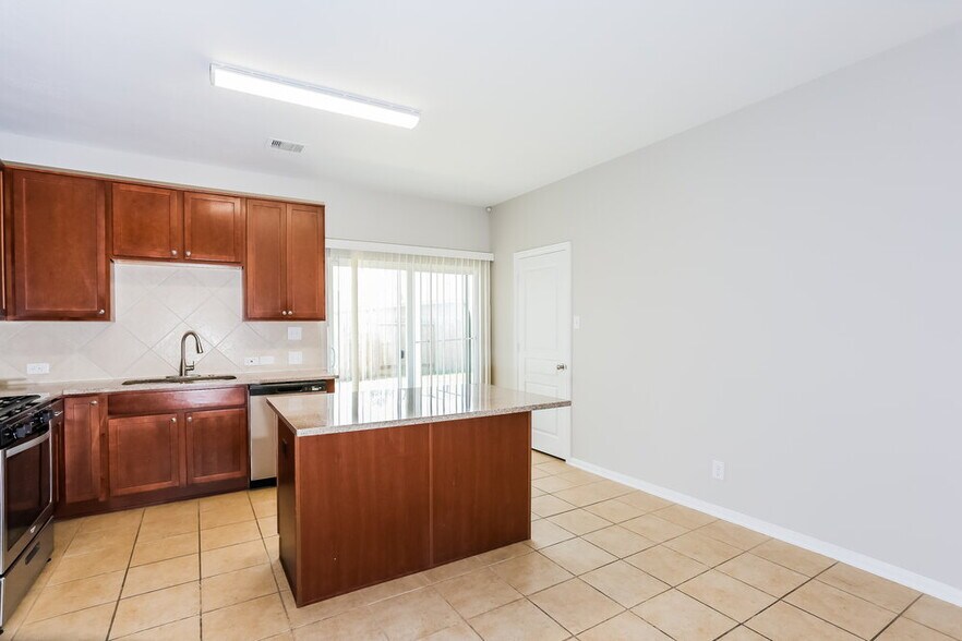 Building Photo - 17442 Hayley Springs Ct