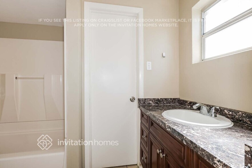 Building Photo - 105 Ridge Ct