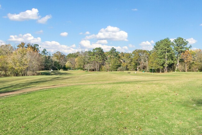 Building Photo - 2 Bed Condo Available In Cross Creek Commu...