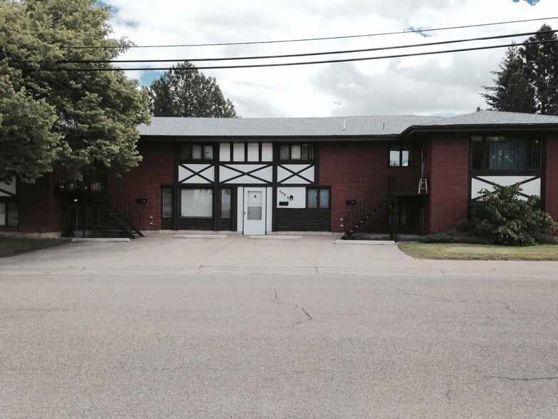 Exterior - 409 46th St S
