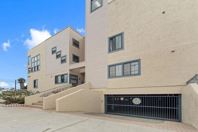 Building Photo - 270 Dahlia Ave