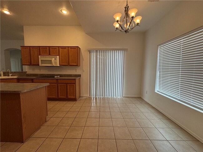 Building Photo - 2334 Silverthorne Dr
