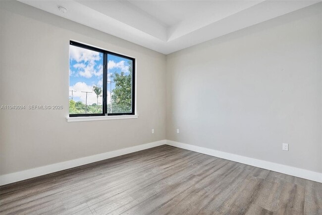 Building Photo - 444 E 16th St