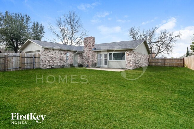 Building Photo - 1316 Royal Oak Dr