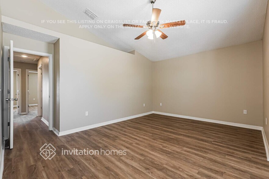 Building Photo - 6210 Calamari Pl