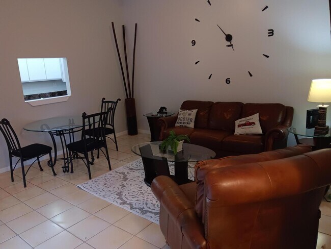 Building Photo - 1509 Hawthorne Pl