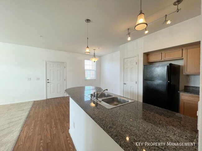 Building Photo - 50 Aura de Blanco St