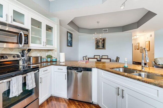 Building Photo - 14571 Legends Blvd N