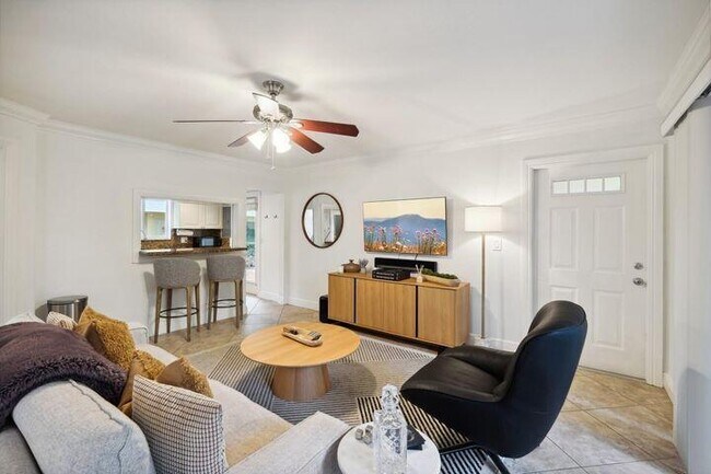 Building Photo - 49 SE 7th Ave