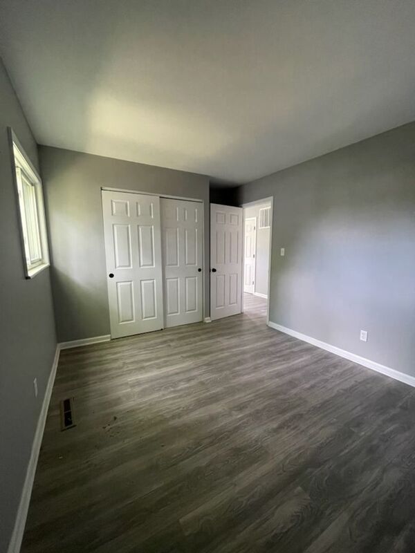 Building Photo - 1515 Watkins Rd