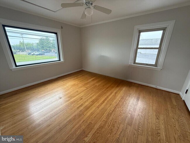 Building Photo - 266 W Ridge Pike