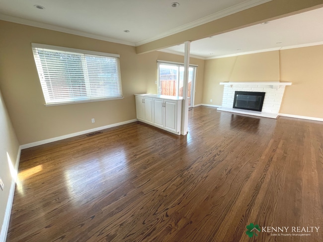 Building Photo - 4BD/2.5BA Spacious Foster City Home with Huge Backyard + Hot Tub