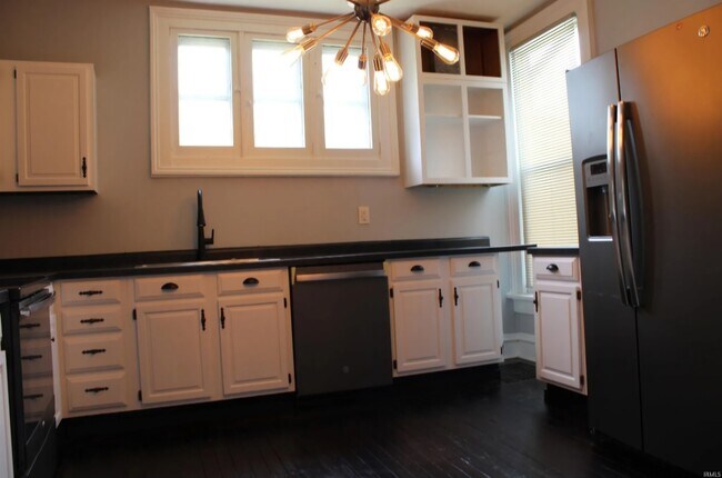 Building Photo - 1110 North St