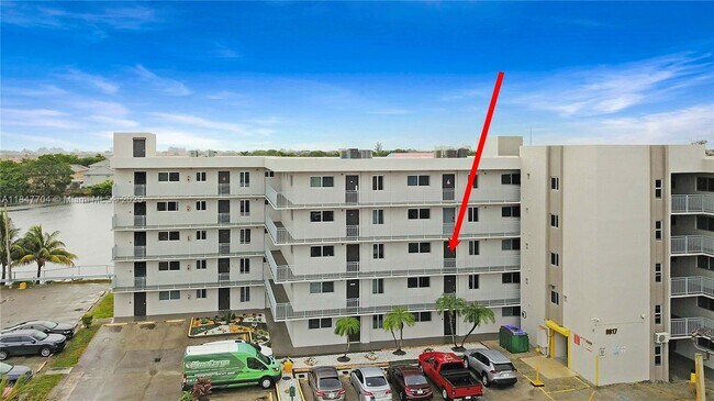 Building Photo - 9917 W Okeechobee Rd