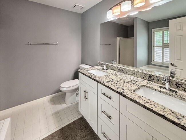 Building Photo - Beautiful and Comfortable Home in Mableton!