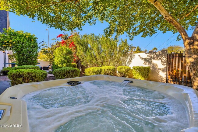 Building Photo - 4402 E Turney Ave