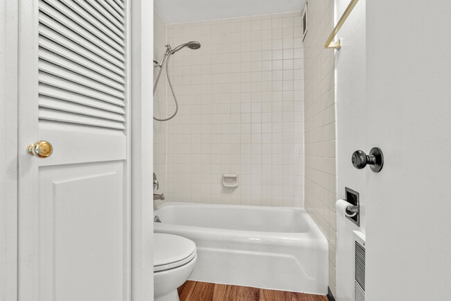 Building Photo - 9500 Rainier Ave S