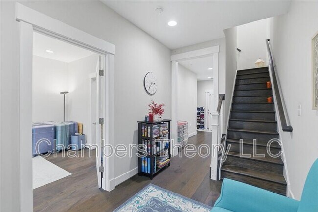 Building Photo - 42392 Soave Dr