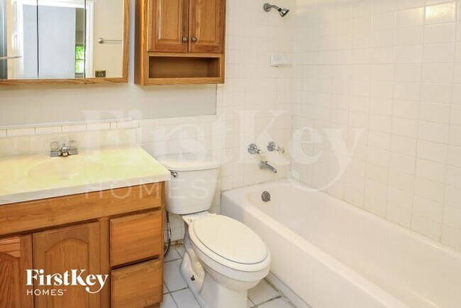 Building Photo - 10100 E 63rd St